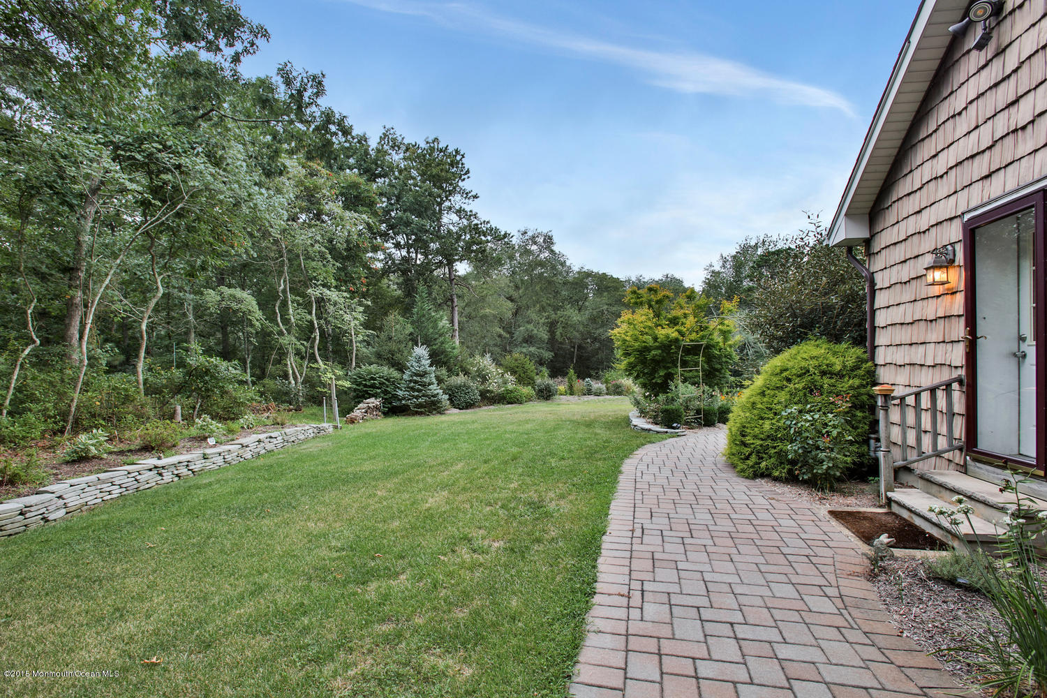 714 Oak Glen Road Howell, NJ 07731 - Photo 9 of 34 714 Oak Glen Rd Howell NJ-large-009-6-1K