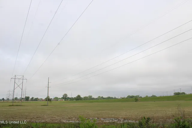 $399,000 | 8311 Highway 302 Road, Walls, MS 38680