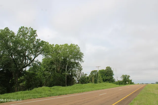 $399,000 | 8311 Highway 302 Road, Walls, MS 38680