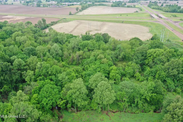 $399,000 | 8311 Highway 302 Road, Walls, MS 38680