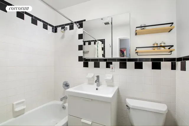 $1,650,000 | 714 Sackett Street, Unit 2F | Park Slope