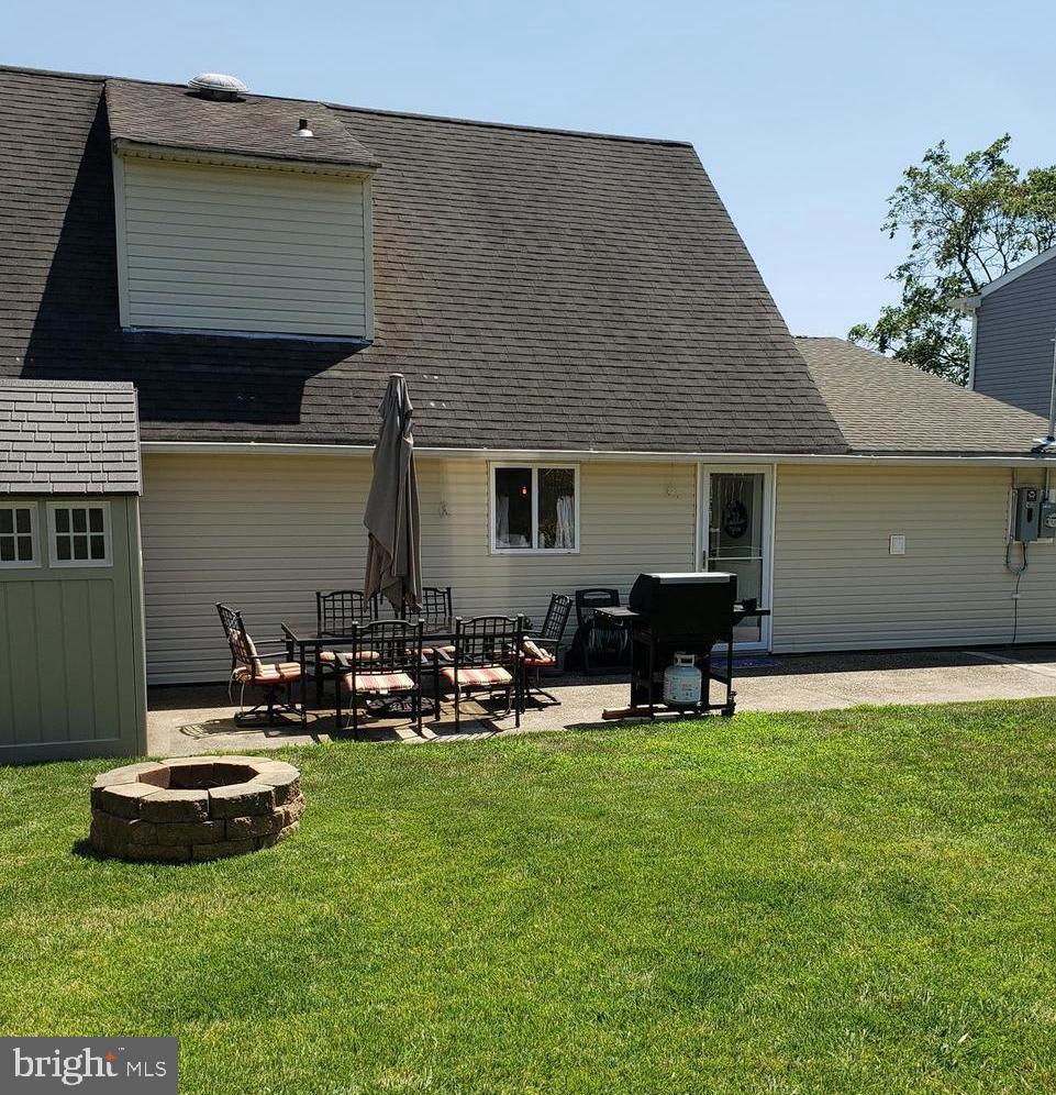 11 Verdant Road Levittown, PA 19057 - Photo 21 of 43 Large patio space for entertaining