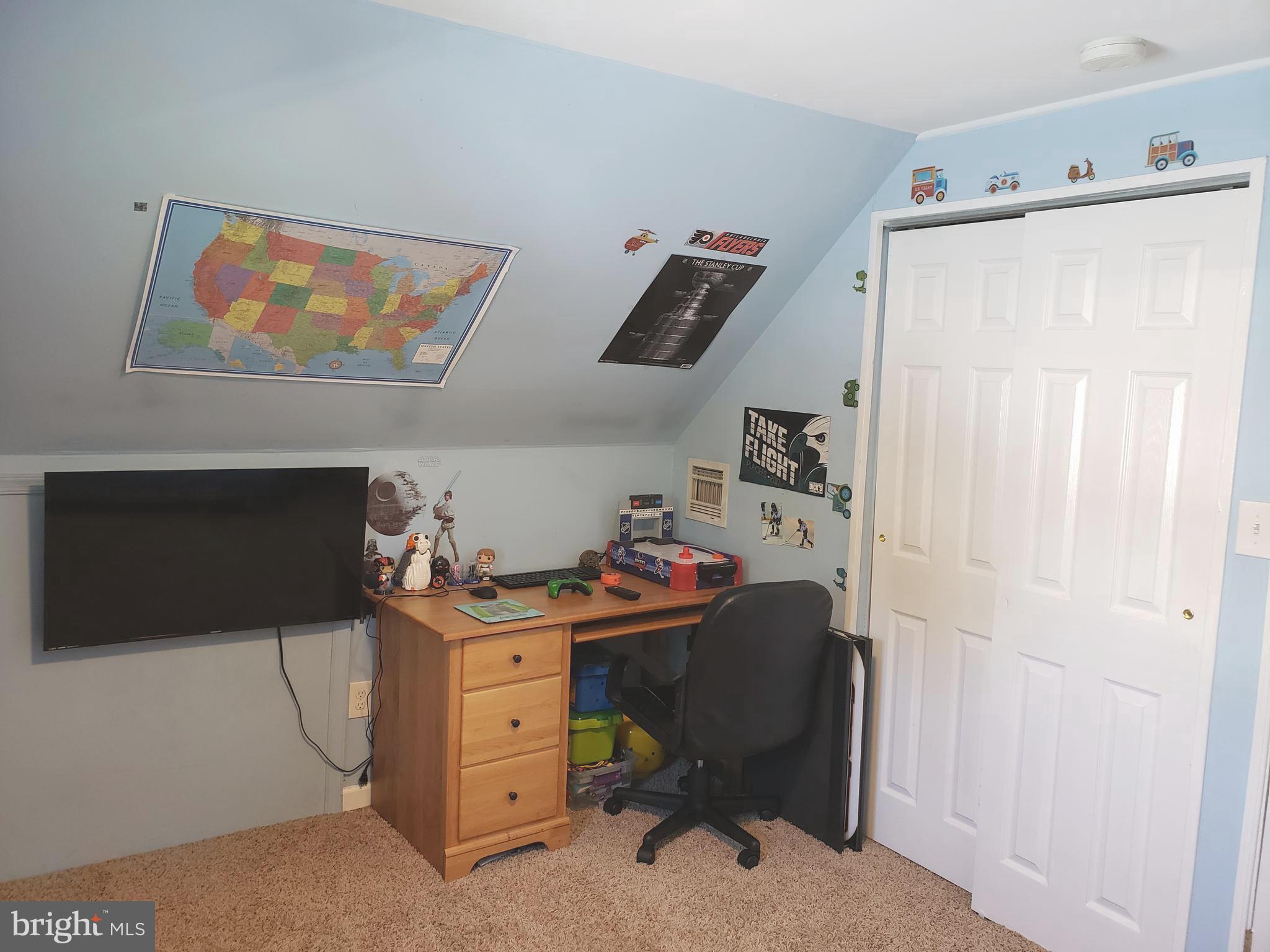 11 Verdant Road Levittown, PA 19057 - Photo 41 of 43 Bedroom 3 with closet