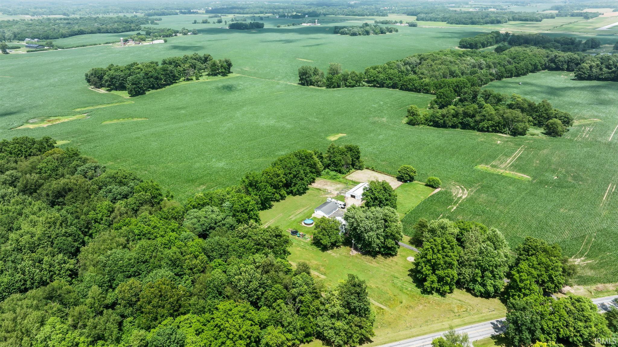 8256 North Angling Road Kendallville, IN 46755 - Photo 6 of 44
