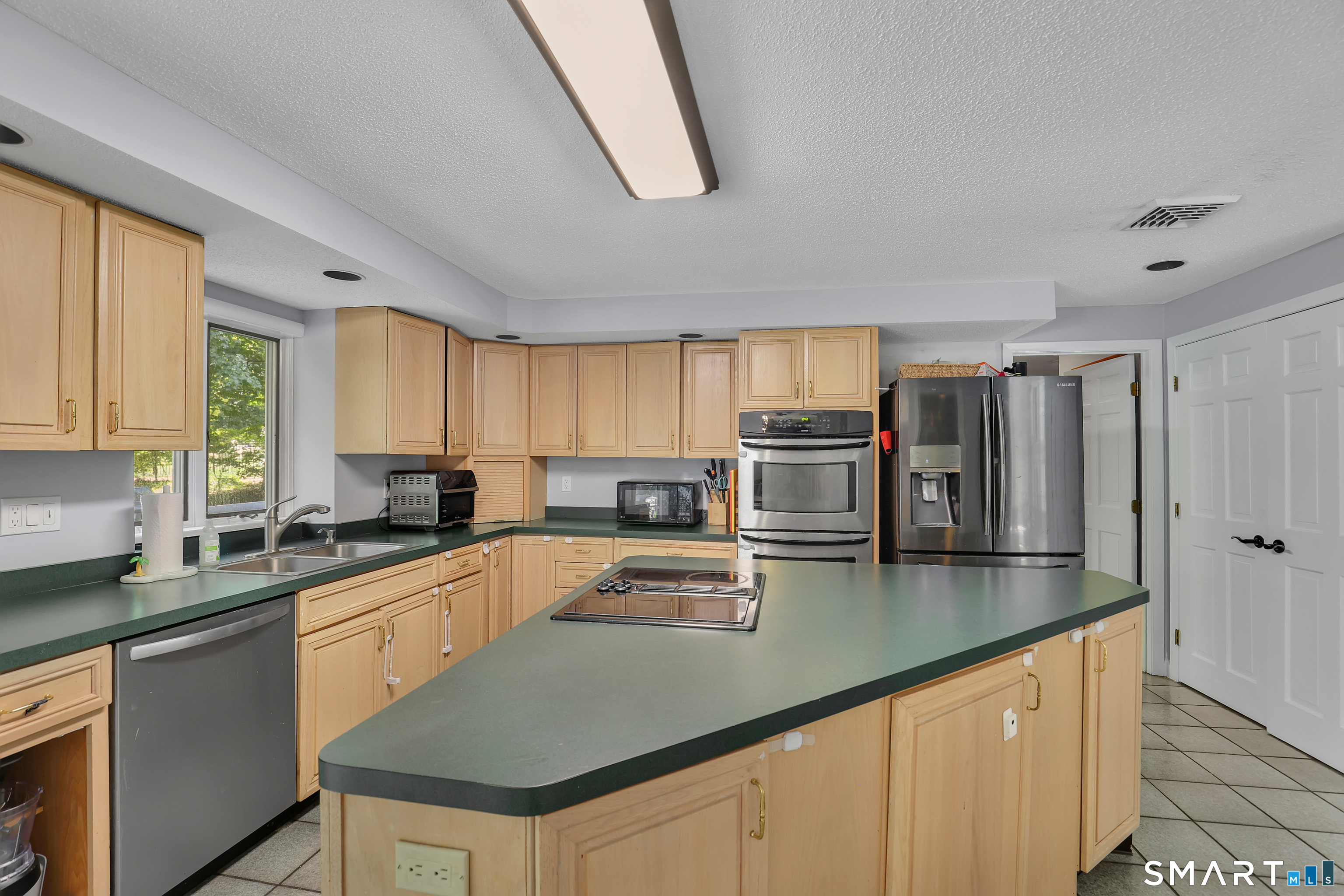 8 Pond View Road Bolton, CT 06043 - Photo 6 of 37 Get ready to entertain!