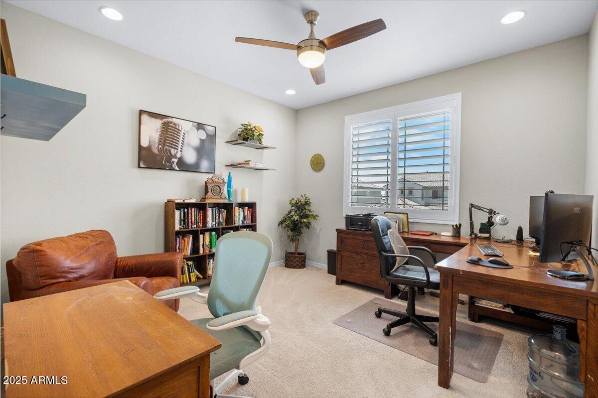 7048 West Redbird Road Peoria, AZ 85383 - Photo 28 of 42 29-QVB01049