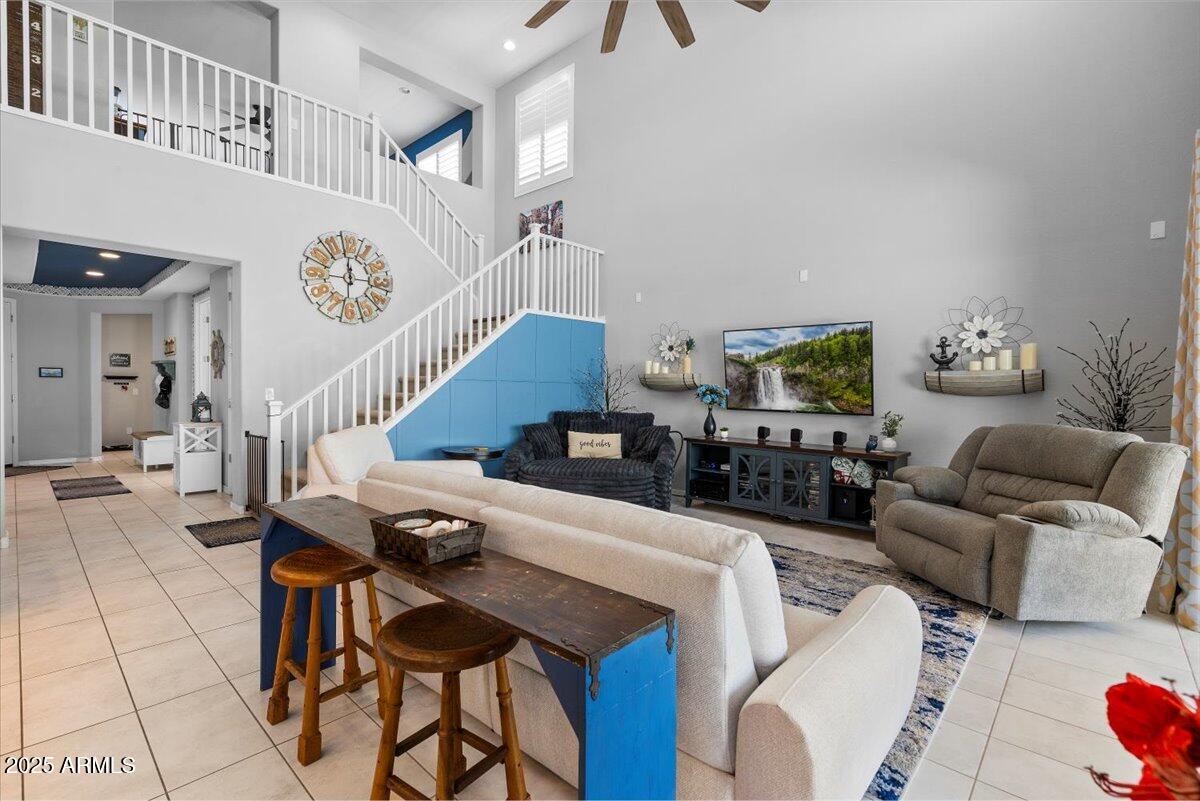 7048 West Redbird Road Peoria, AZ 85383 - Photo 4 of 42 21-QVB00952