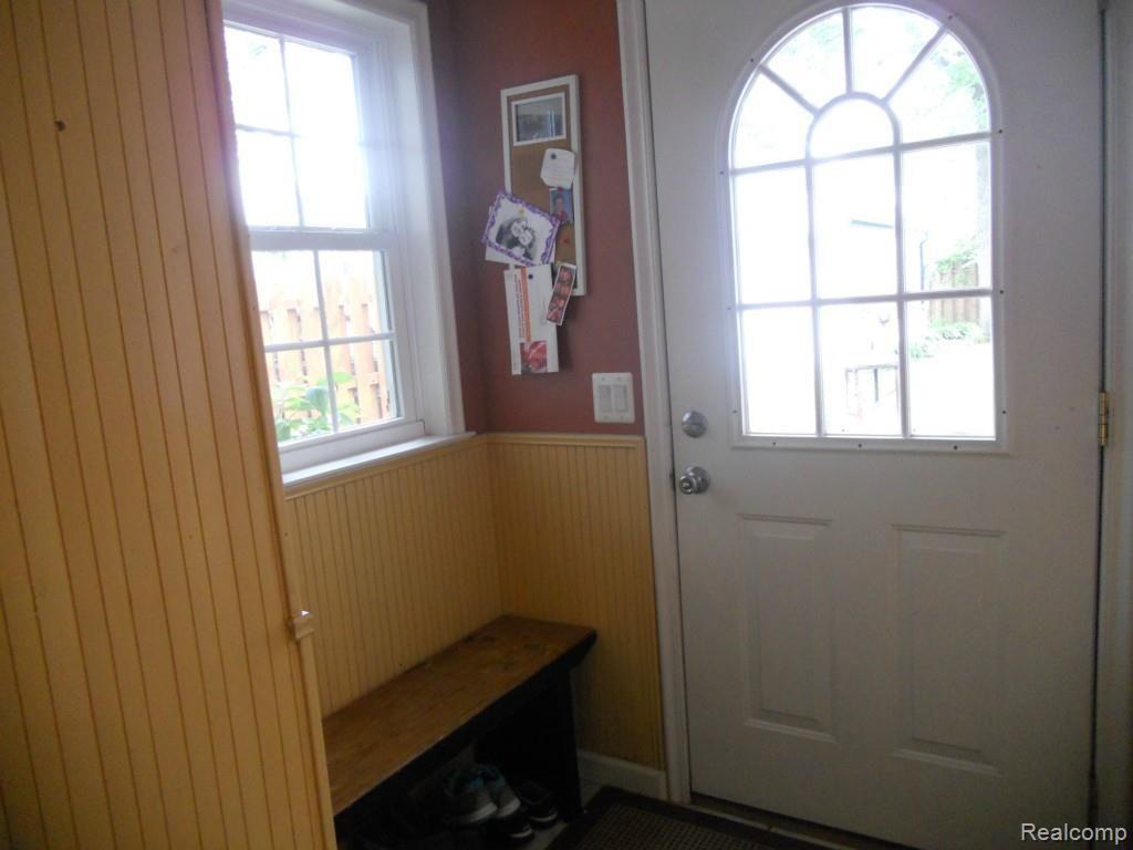 1637 Hawthorne Road Grosse Pointe, MI 48236 - Photo 16 of 19 DSCN1249.jpg