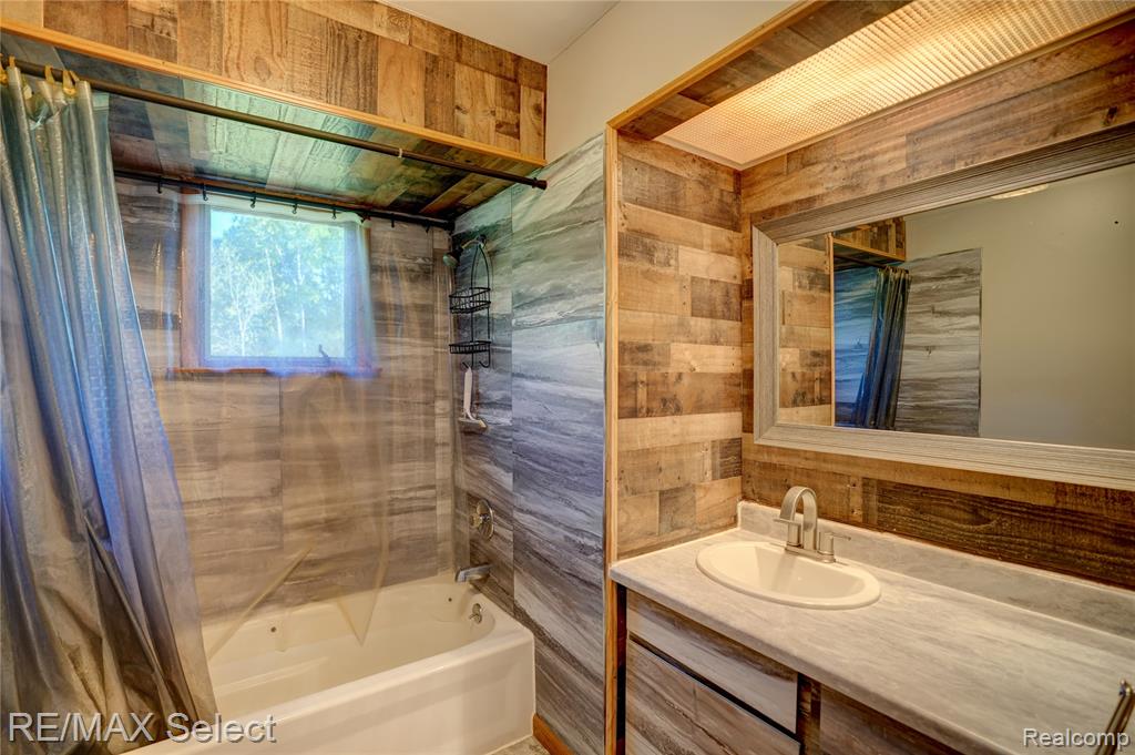 7414 North Road Fort Gratiot, MI 48059 - Photo 21 of 39
