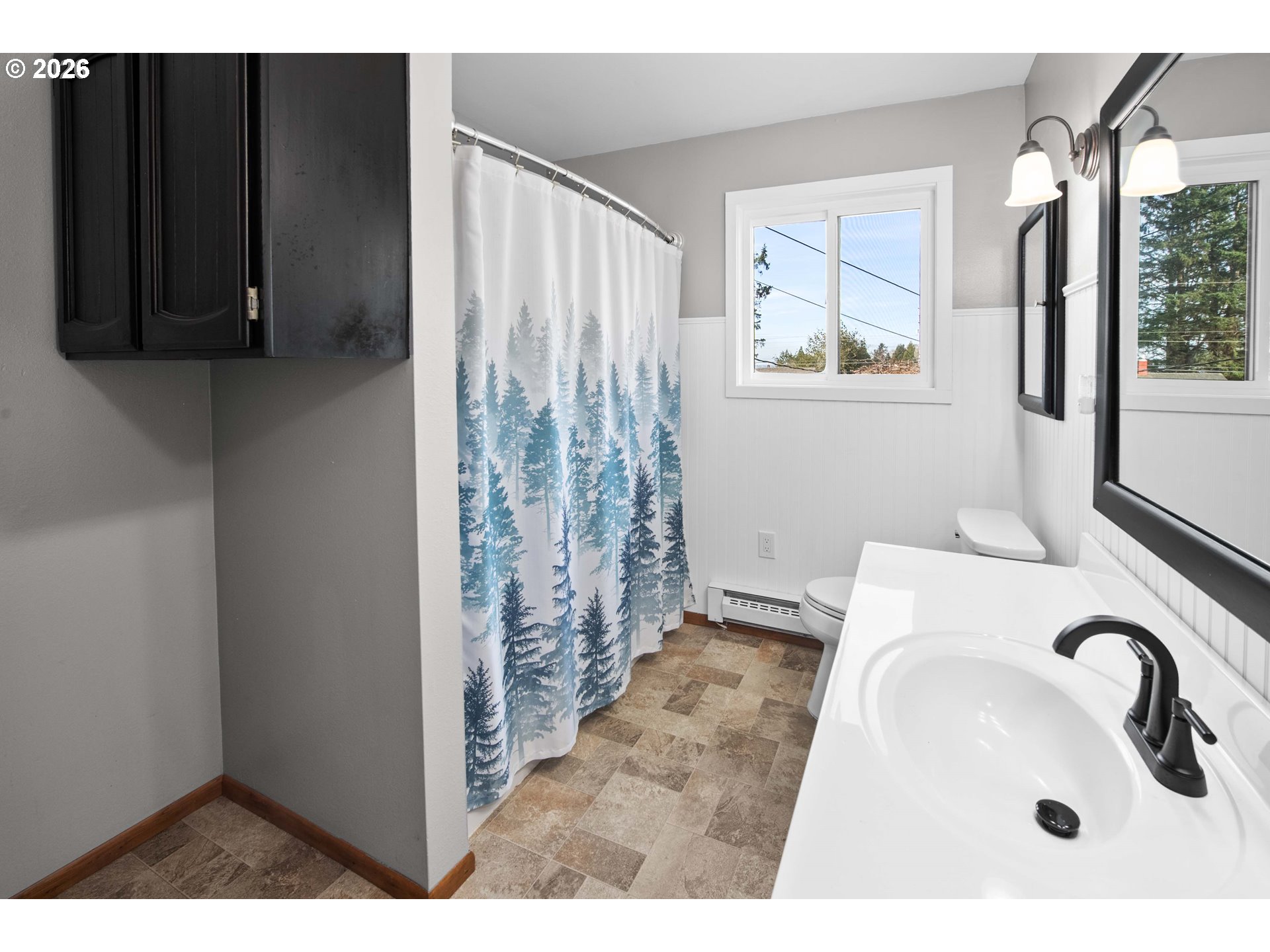 1864 4th Street Astoria, OR 97103 - Photo 15 of 33 Bathroom