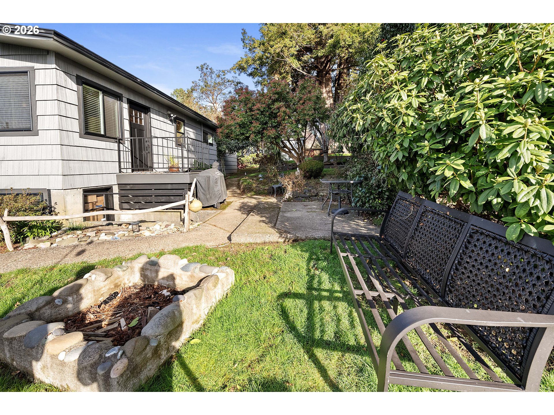 1864 4th Street Astoria, OR 97103 - Photo 28 of 33 Yard