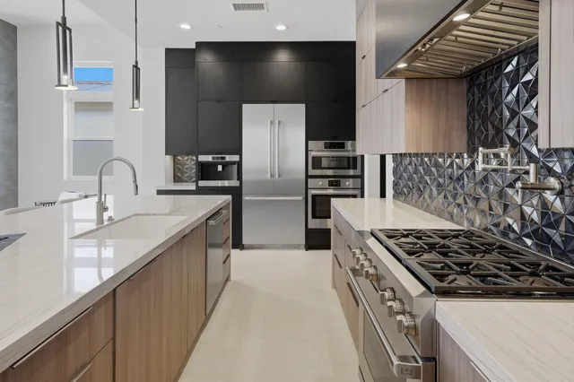 $2,400,000 | 58990 Marbella, La Quinta, CA 92253