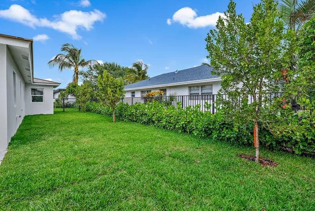 $25,000 | 310 Edmor Road, West Palm Beach, FL 33405