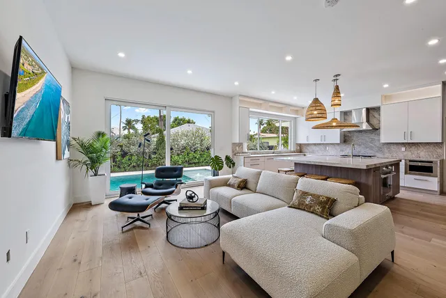 $25,000 | 310 Edmor Road, West Palm Beach, FL 33405