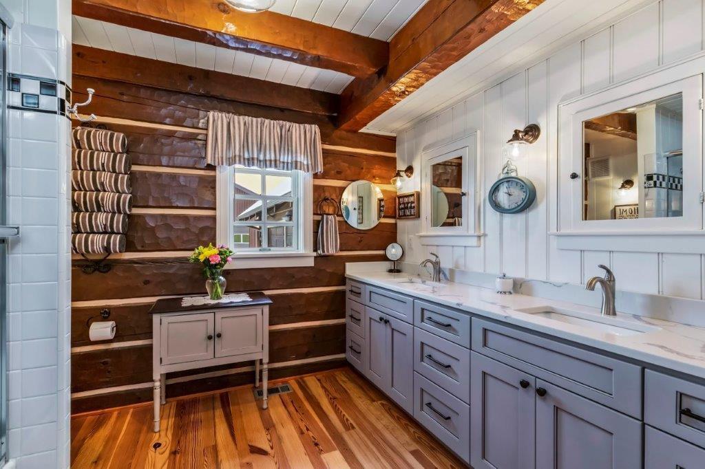 10572 Fleming Road Powell Butte, OR 97753 - Photo 12 of 54 Spacious master bath