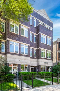 $499,900 | 2001 West Addison Street, Unit 3E, Chicago, IL 60618