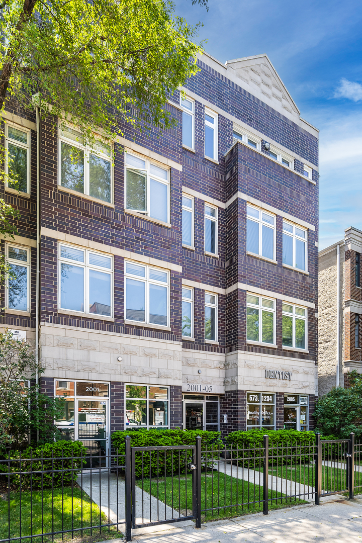 2001 West Addison Street, Unit 3E Chicago, IL 60618 - Photo 1 of 21