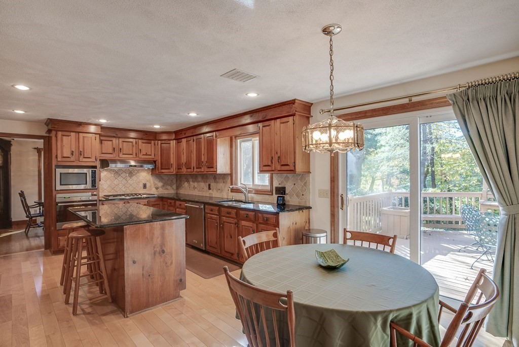 10 Hilltop Road Plaistow, NH 03865 - Photo 6 of 41 Gallery Image 6