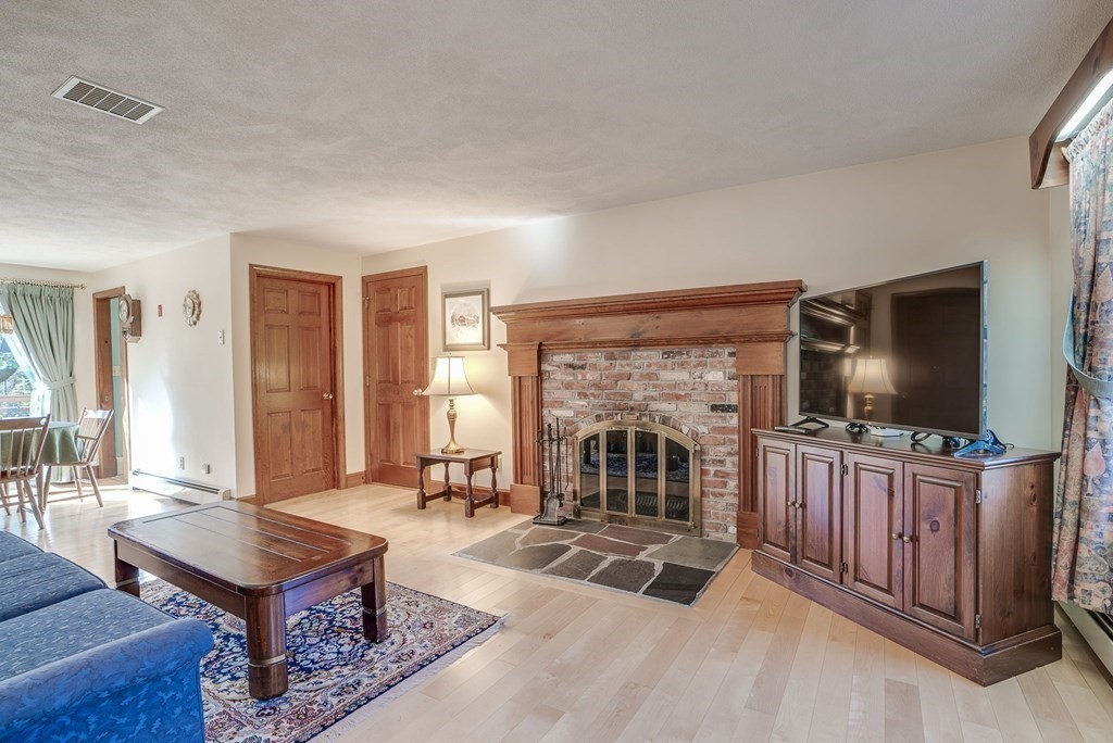 10 Hilltop Road Plaistow, NH 03865 - Photo 10 of 41 Gallery Image 10