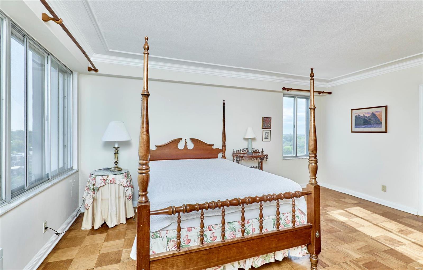 900 South Hanley Road, Unit 10D Clayton, MO 63105 - Photo 11 of 64