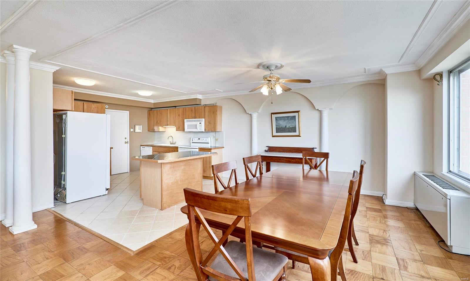 900 South Hanley Road, Unit 10D Clayton, MO 63105 - Photo 26 of 64