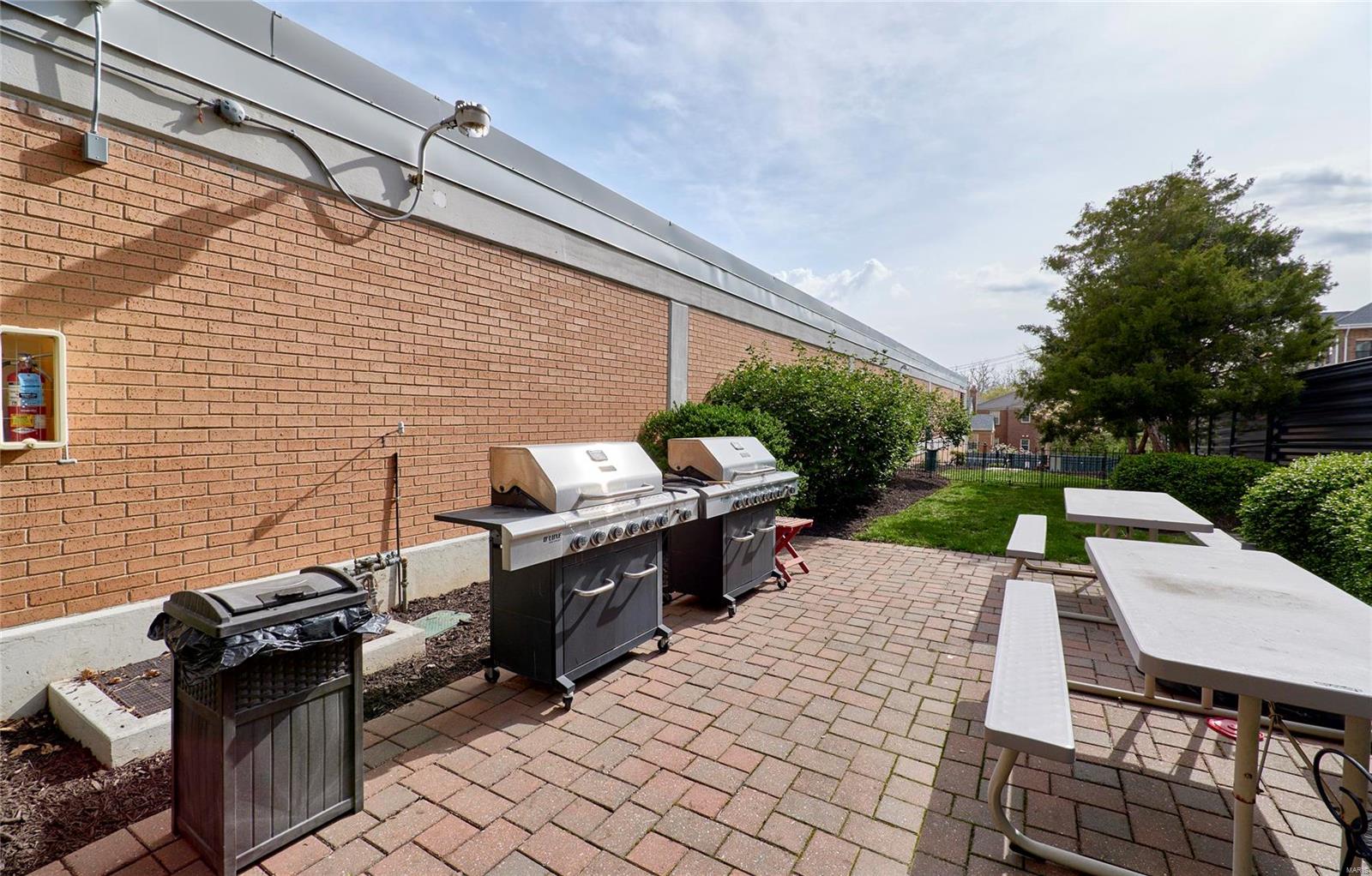 900 South Hanley Road, Unit 10D Clayton, MO 63105 - Photo 27 of 64