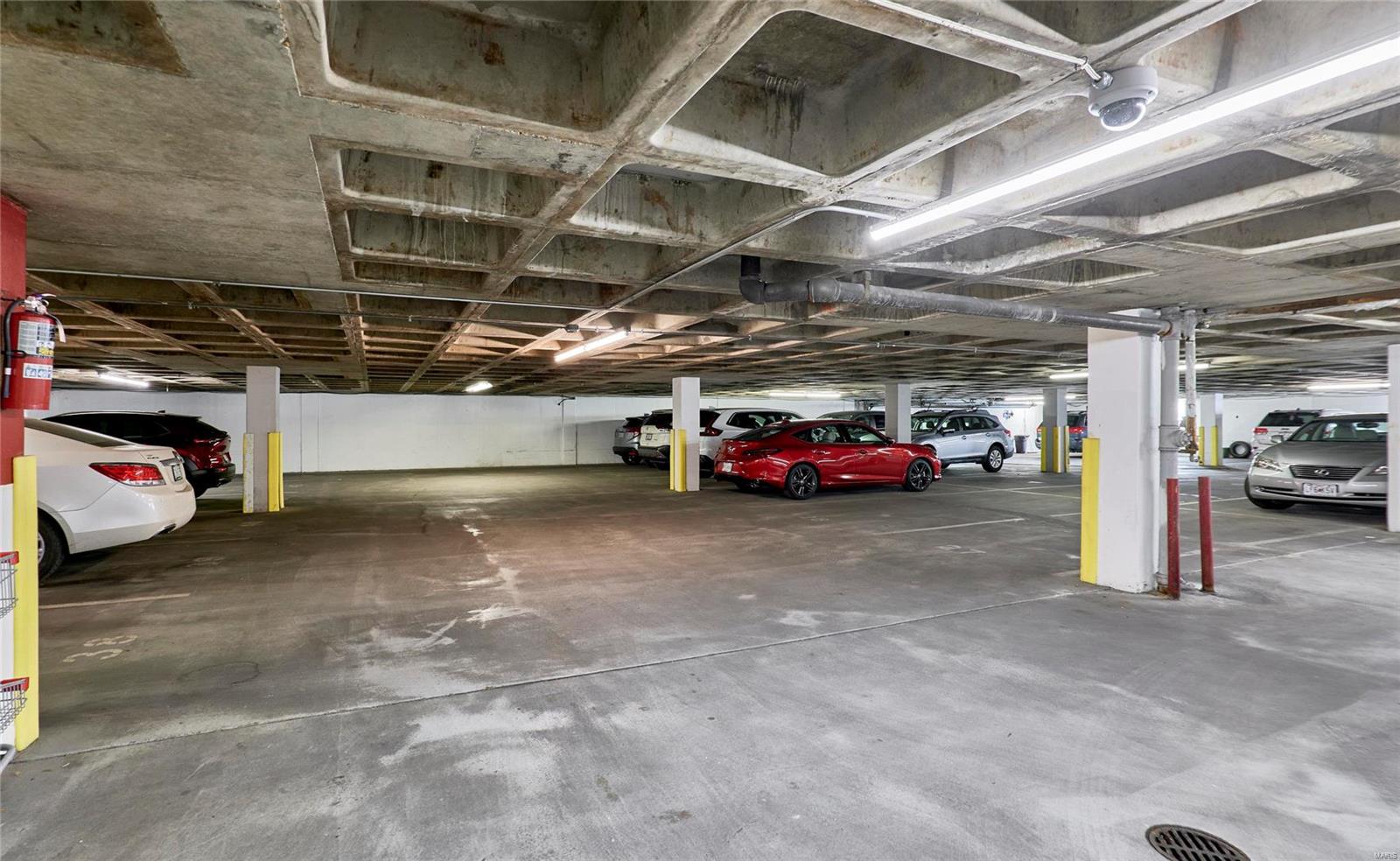 900 South Hanley Road, Unit 10D Clayton, MO 63105 - Photo 29 of 64