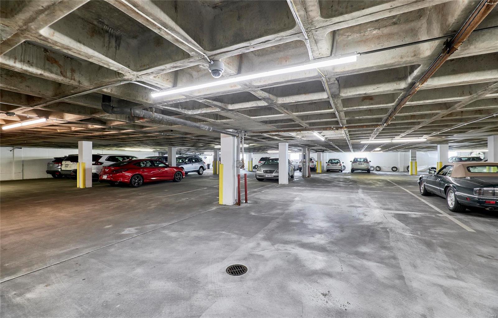 900 South Hanley Road, Unit 10D Clayton, MO 63105 - Photo 30 of 64