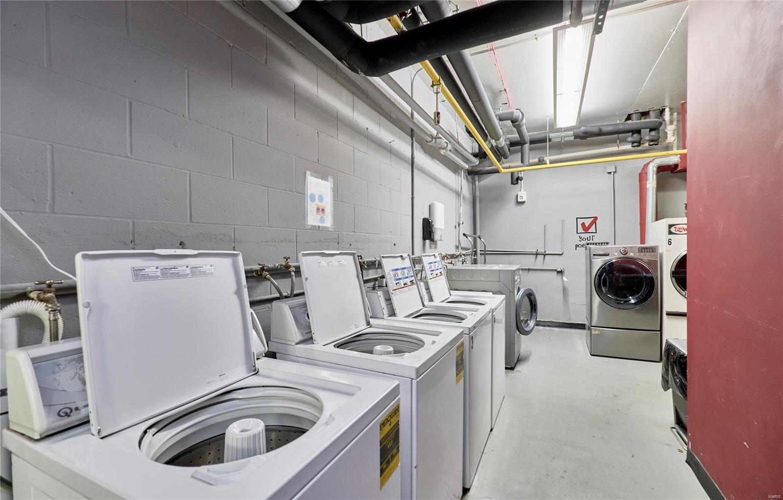 900 South Hanley Road, Unit 10D Clayton, MO 63105 - Photo 33 of 64