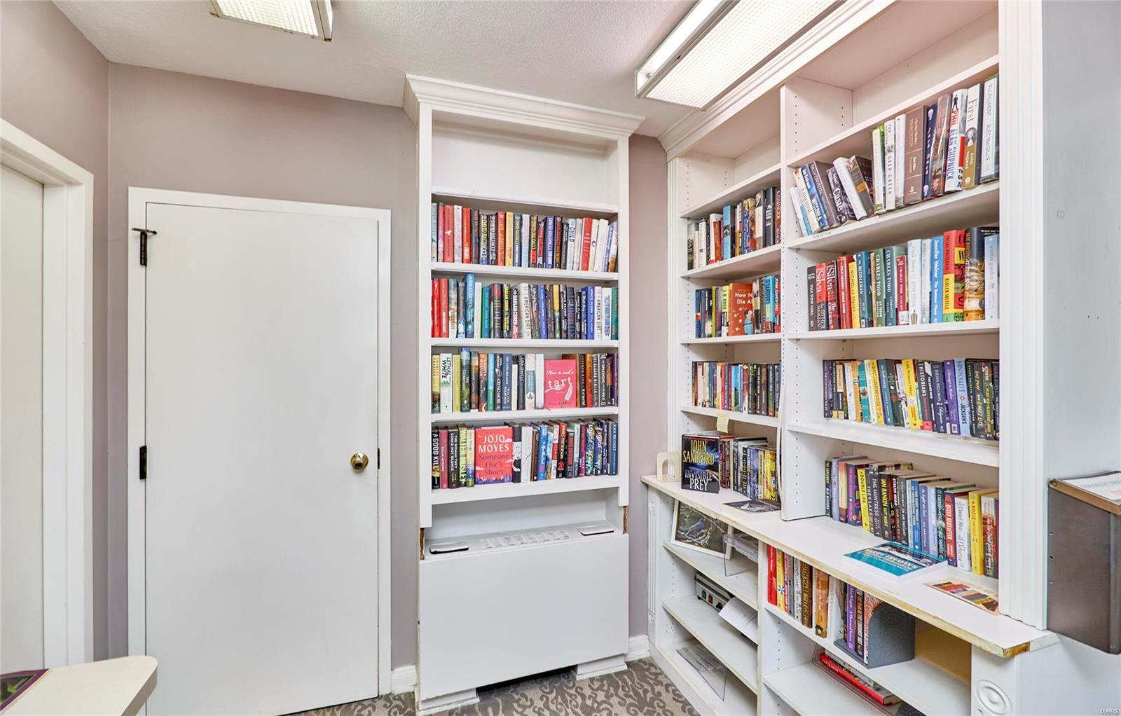 900 South Hanley Road, Unit 10D Clayton, MO 63105 - Photo 39 of 64