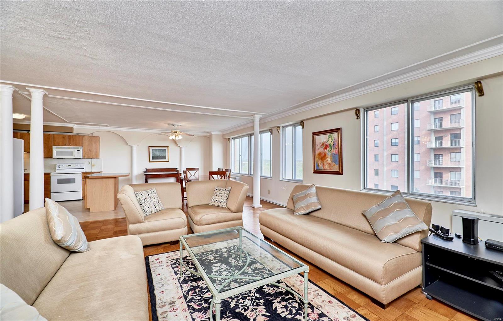 900 South Hanley Road, Unit 10D Clayton, MO 63105 - Photo 42 of 64