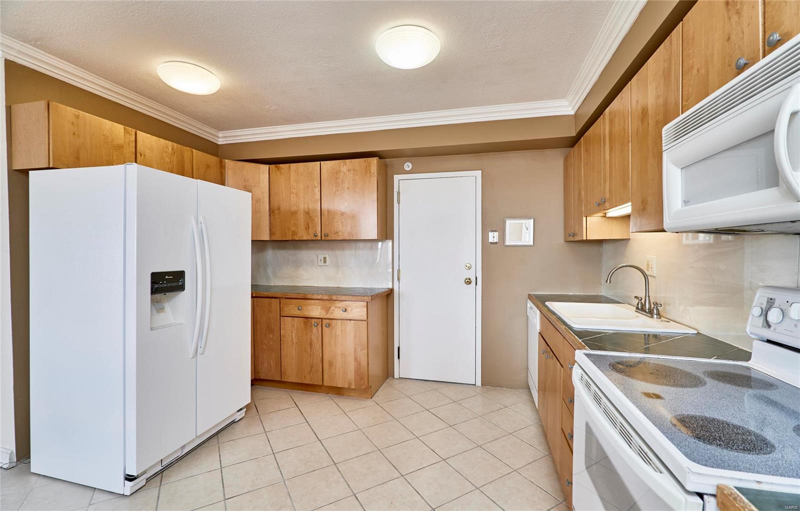 900 South Hanley Road, Unit 10D Clayton, MO 63105 - Photo 44 of 64