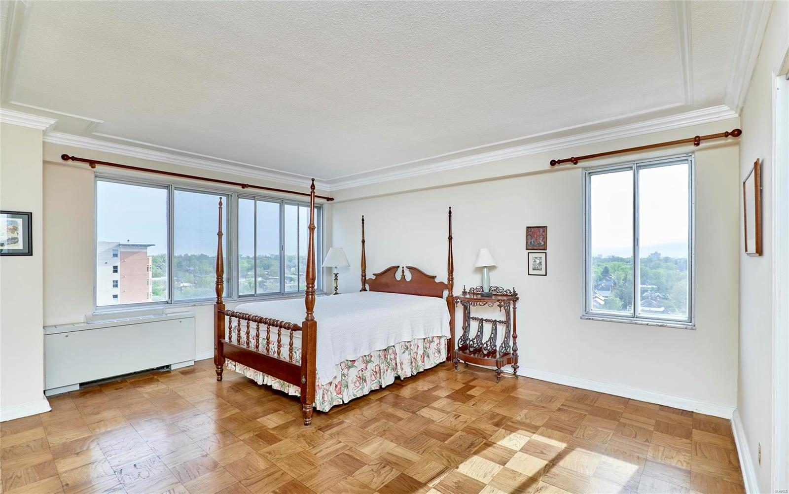 900 South Hanley Road, Unit 10D Clayton, MO 63105 - Photo 8 of 64