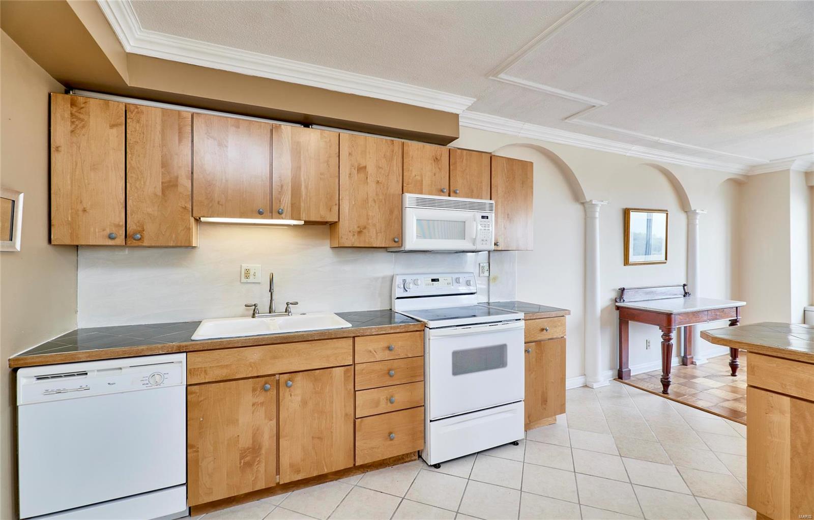 900 South Hanley Road, Unit 10D Clayton, MO 63105 - Photo 9 of 64