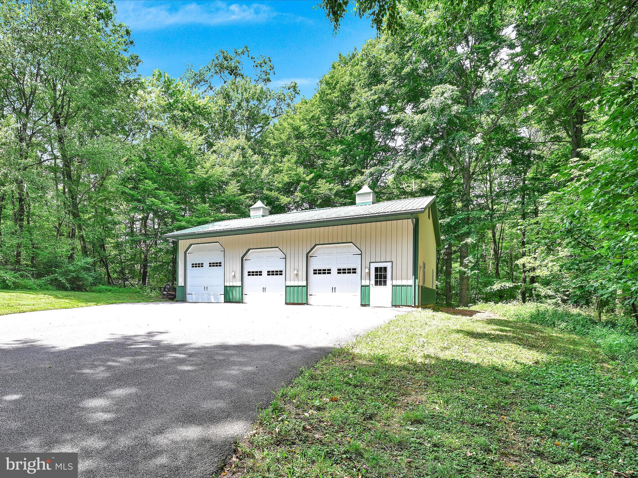 160 Strack Drive Myerstown, PA 17067 - Photo 27 of 33 Garage