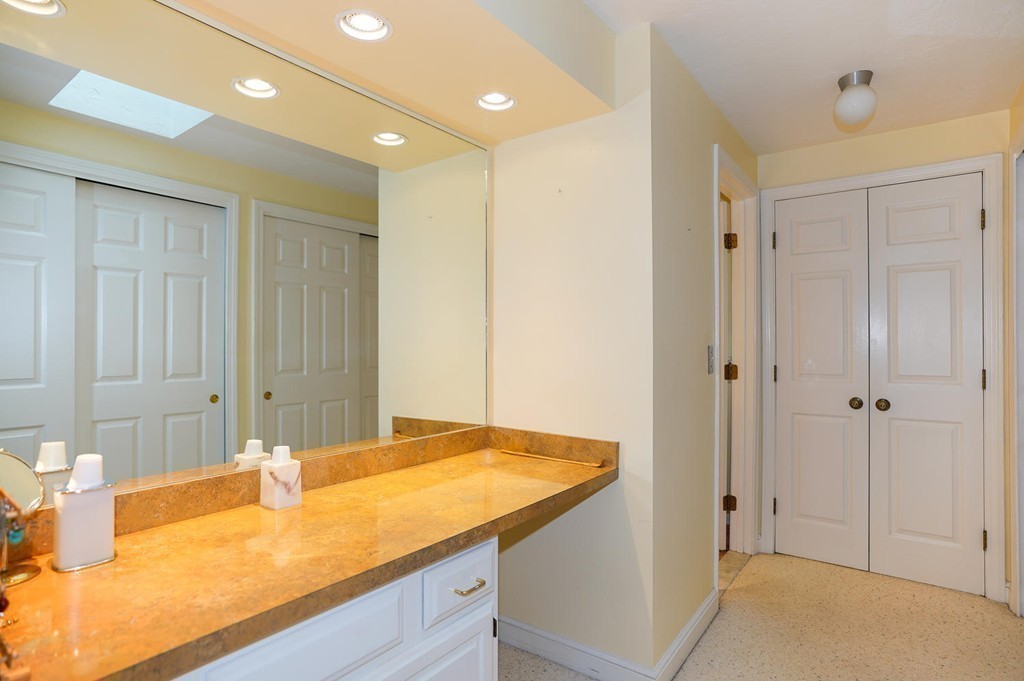 705 Ridgefield Circle, Unit A Clinton, MA 01510 - Photo 14 of 20 Gallery Image 14