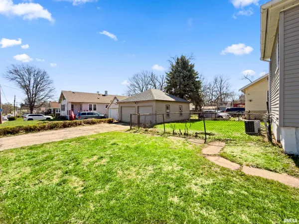 $135,000 | 2320 North University Street, Peoria, IL 61604