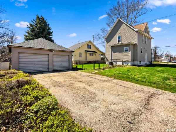 $135,000 | 2320 North University Street, Peoria, IL 61604