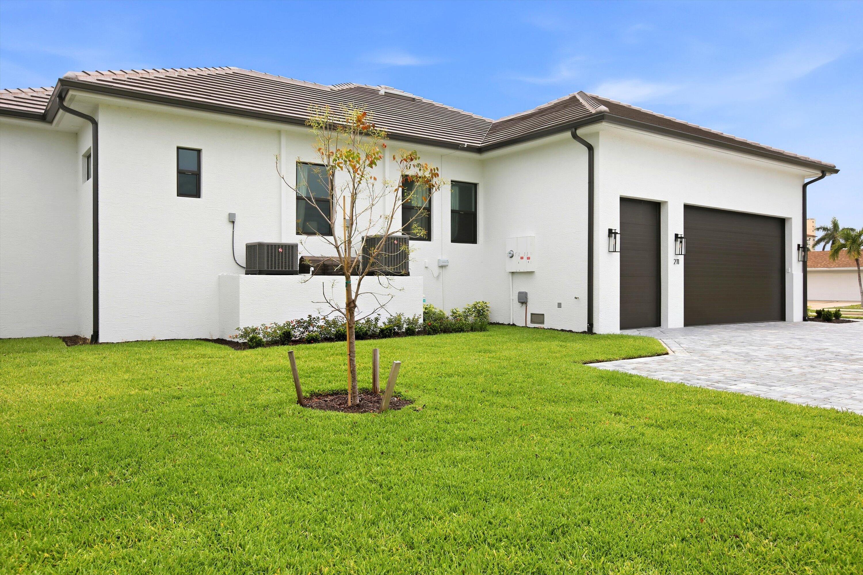 211 Landmark Street Marco Island, FL 34145 - Photo 4 of 85 03-Property Photo 003
