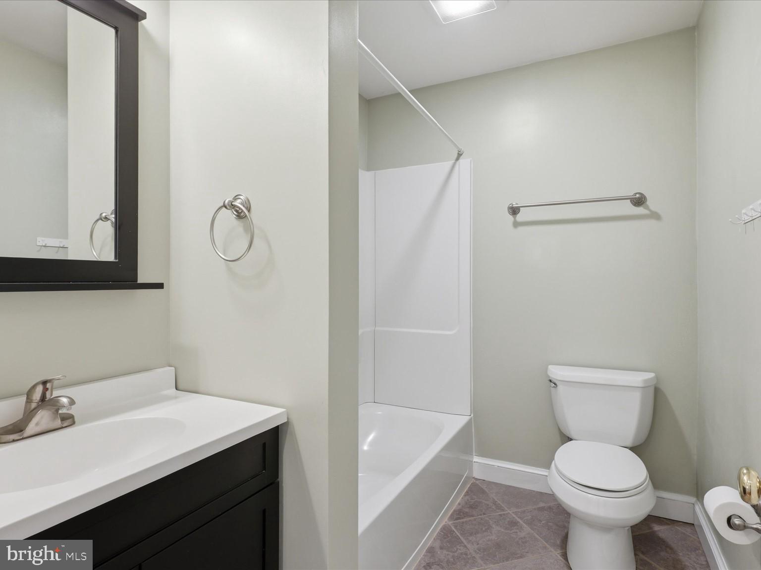 6003 Rixey Drive Alexandria, VA 22303 - Photo 26 of 37 Full Bathroom 1st floor