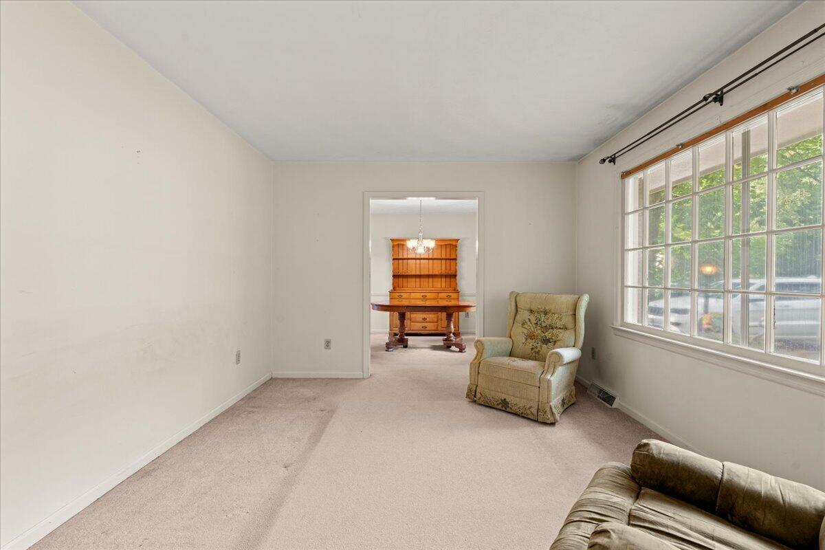 36 Cedarbrook Lane Blue Ridge, VA 24064 - Photo 4 of 33 04-DSC4286