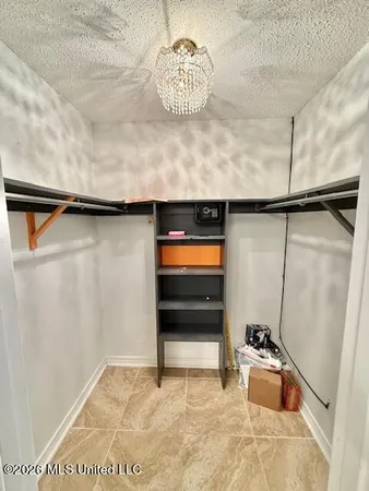 $1,800 | 1221 King Henry Drive, Ocean Springs, MS 39564