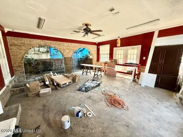 $1,800 | 1221 King Henry Drive, Ocean Springs, MS 39564