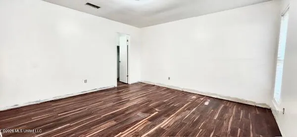 $1,800 | 1221 King Henry Drive, Ocean Springs, MS 39564