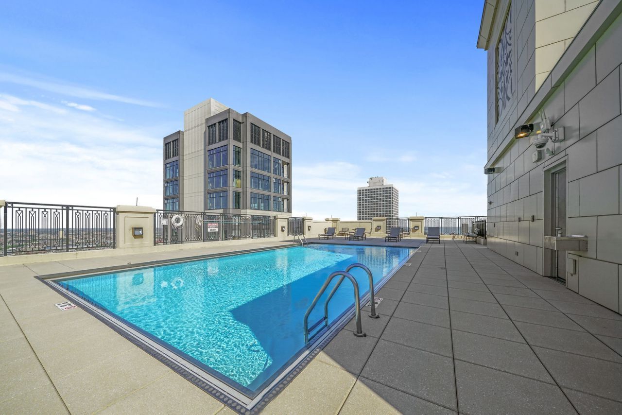 10 East Delaware Place, Unit 18E Chicago, IL 60611 - Photo 43 of 56 a view of swimming pool from a balcony