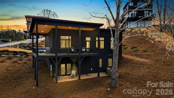 $795,000 | 306 Broad Vista Lane, Asheville, NC 28804