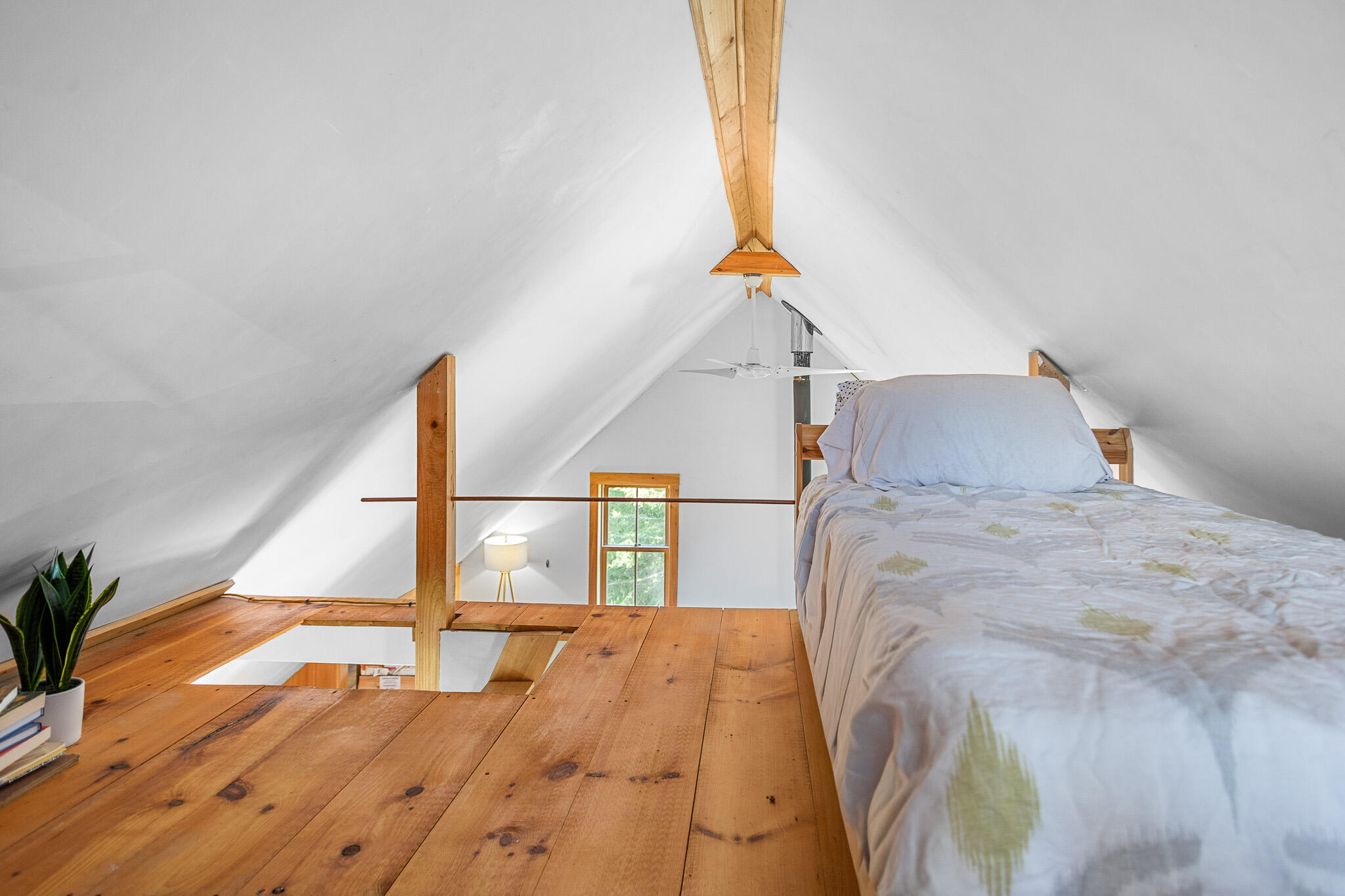 1428 Main Road Islesboro, ME 04848 - Photo 47 of 48 loft
