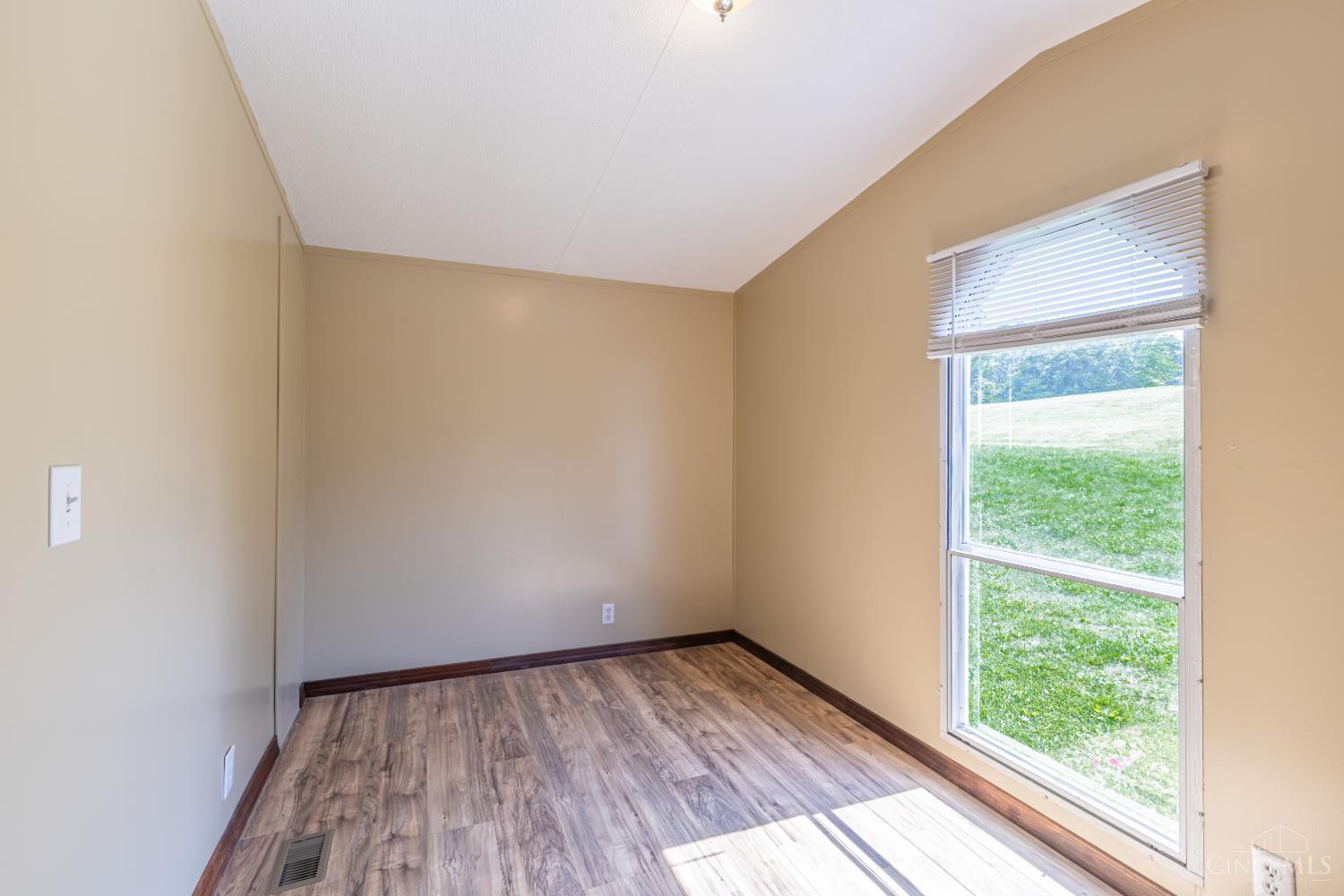 1201 Old State Road Manchester, OH 45144 - Photo 25 of 37