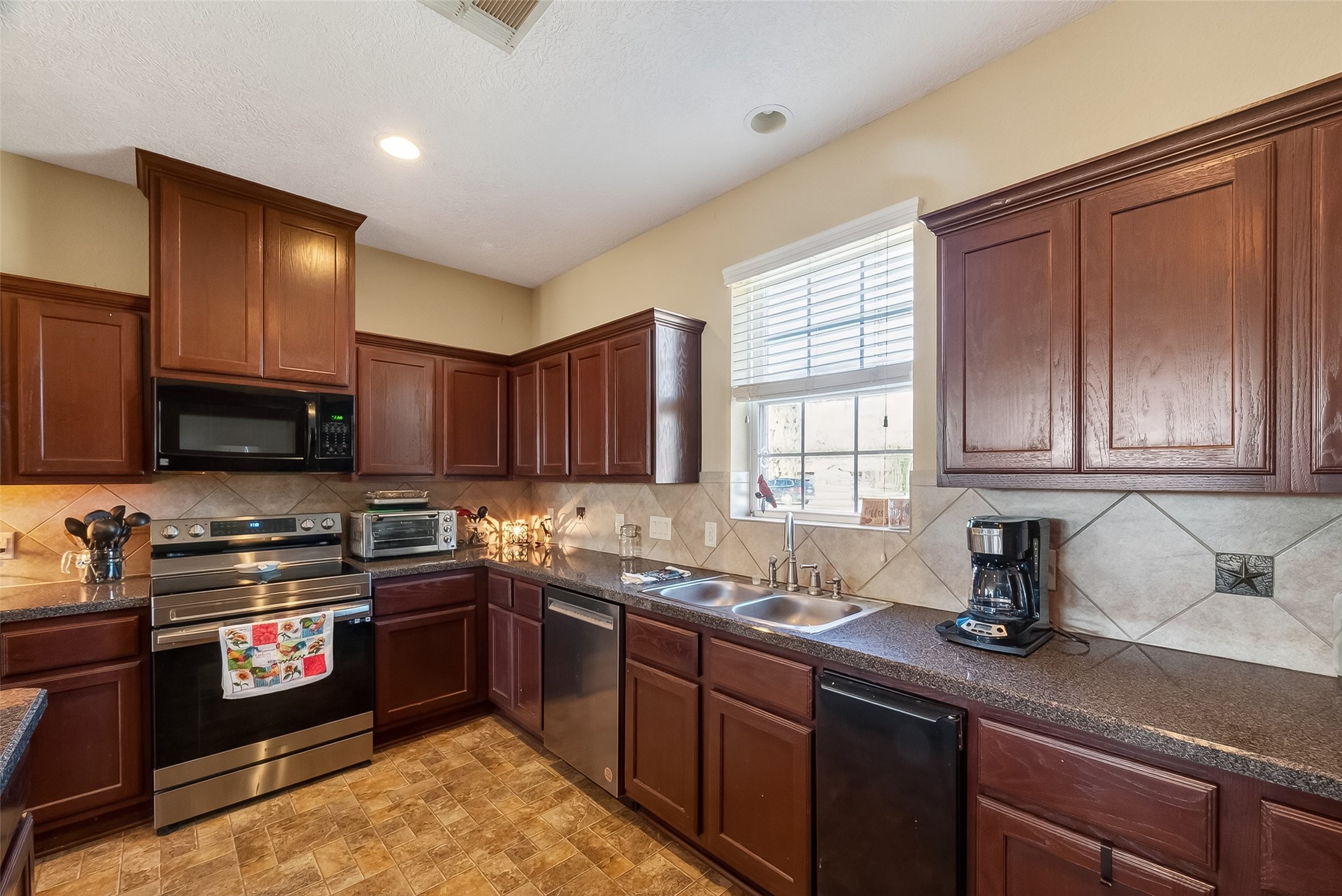 3418 Barbers Hill Road Highlands, TX 77562 - Photo 23 of 49