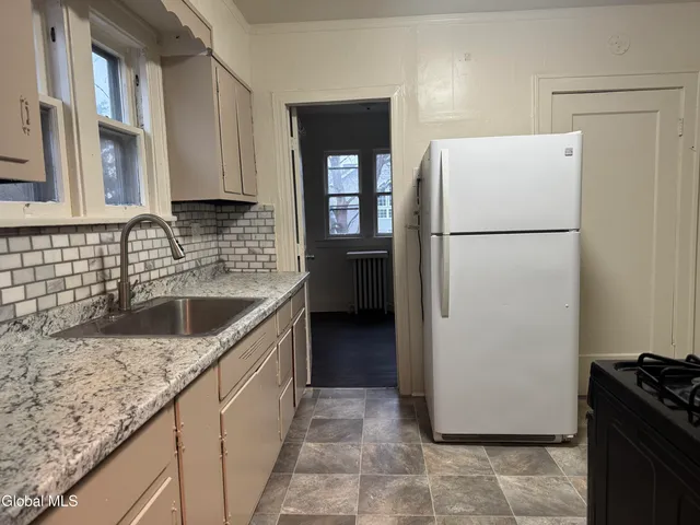 $1,600 | 105 Clermont Street, Unit 2, Albany, NY 12203